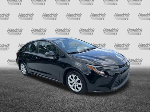Certified 2025 Toyota Corolla LE FWD image 2