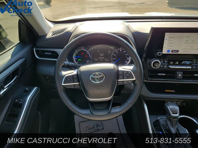 Used 2023 Toyota Highlander XLE FWD image 11