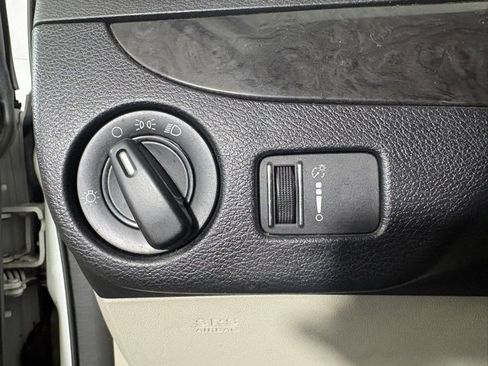 Used 2018 Dodge Grand Caravan SE image 19