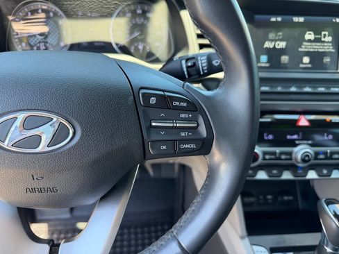 Used 2020 Hyundai Elantra Value Edition FWD image 17