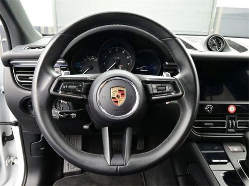 Used 2024 Porsche Macan w/ Premium Plus Package image 8