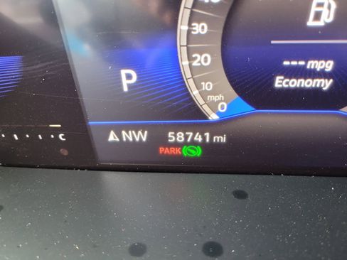 Used 2022 Volkswagen Taos SE image 33