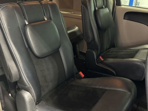 Used 2017 Dodge Grand Caravan SXT image 33