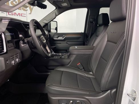 New 2026 GMC Sierra 3500 Denali w/ Denali Reserve Package image 11