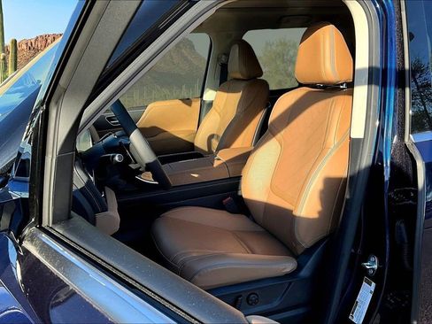 Used 2025 INFINITI QX80 Luxe image 25