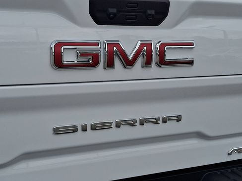 Used 2024 GMC Sierra 2500 AT4X AWD/4WD image 31