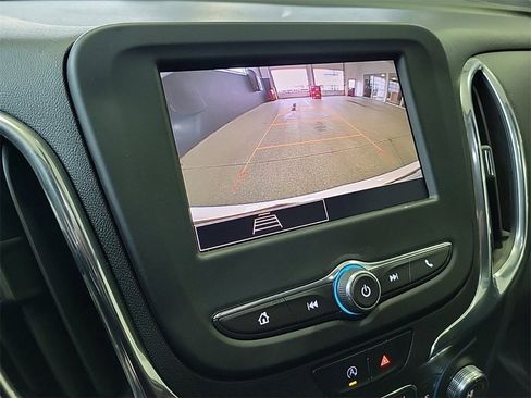 Used 2023 Chevrolet Equinox LT image 28