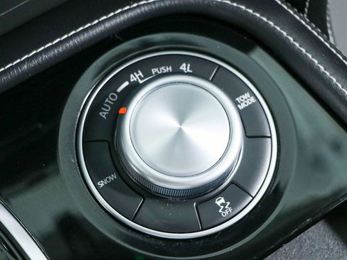 Used 2024 INFINITI QX80 Premium Select w/ All-Season Package image 26