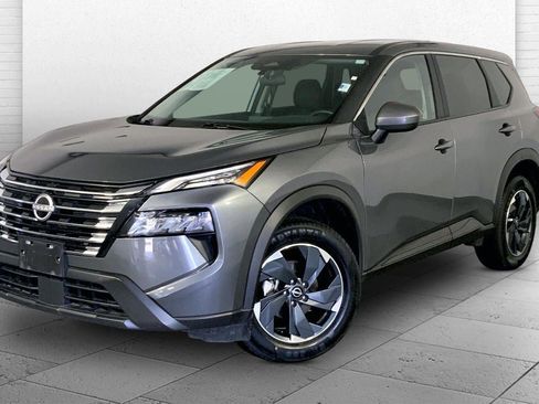 Used 2025 Nissan Rogue SV AWD/4WD image 12