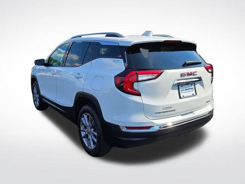 Used 2024 GMC Terrain SLT AWD/4WD image 3