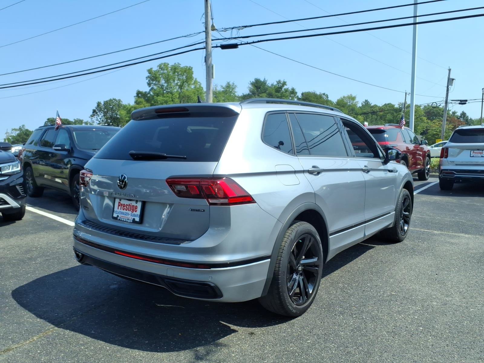 Certified 2024 Volkswagen Tiguan SE R-Line AWD/4WD image 2