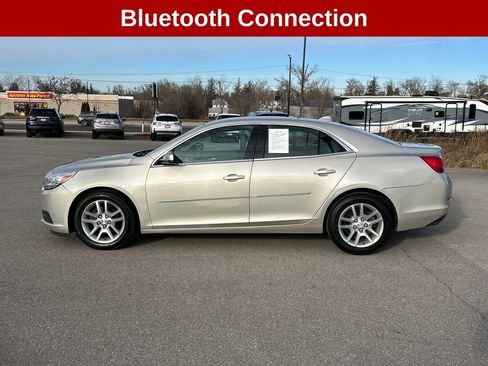 Used 2014 Chevrolet Malibu LT w/ Power Convenience Package image 2