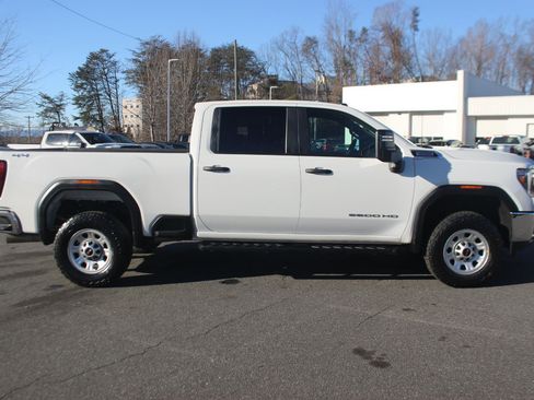 Used 2023 GMC Sierra 3500 Pro w/ Convenience Package image 8