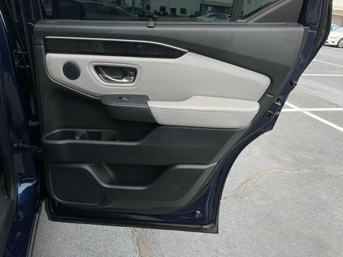 Used 2023 Honda Pilot Elite image 38