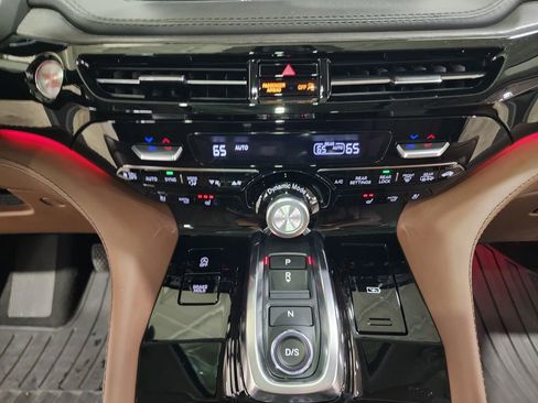 Used 2024 Acura MDX SH-AWD w/ Advance Package image 23