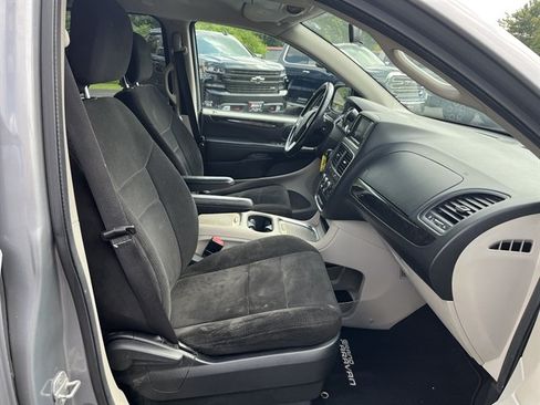 Used 2013 Dodge Grand Caravan SXT w/ Rear Park Assist Pkg FWD image 35
