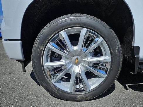 New 2026 Chevrolet Silverado 1500 High Country w/ High Country Premium Package image 9