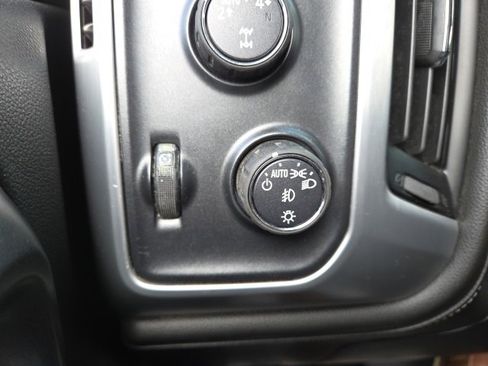Used 2018 GMC Sierra 1500 SLE image 47