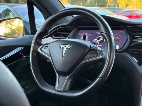 Used 2018 Tesla Model X 75D AWD/4WD image 16