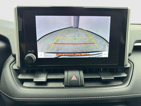 Used 2023 Toyota RAV4 LE FWD image 27