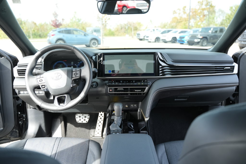 Used 2025 Toyota Camry XSE FWD image 26