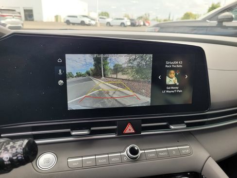 Used 2025 Hyundai Elantra SEL FWD image 18