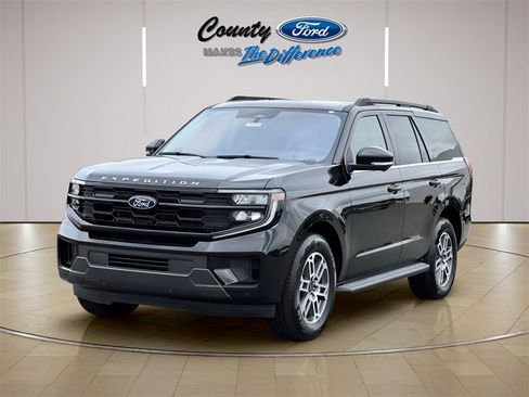 New 2025 Ford Expedition Active image 2