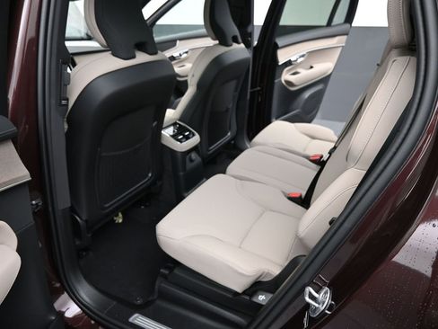 New 2025 Volvo XC90 T8 Core w/ Climate Package image 29