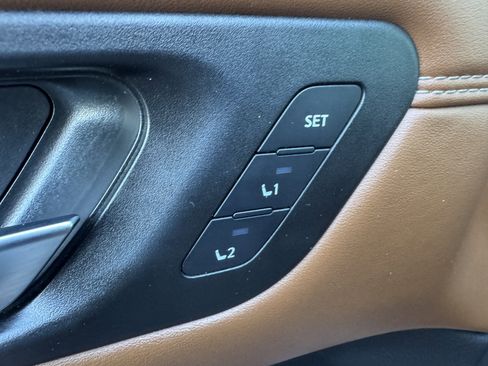 Used 2022 Nissan Pathfinder Platinum w/ Cargo Package image 11