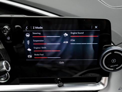 Used 2021 Chevrolet Corvette Stingray Premium Conv w/ Z51 Performance Package image 79