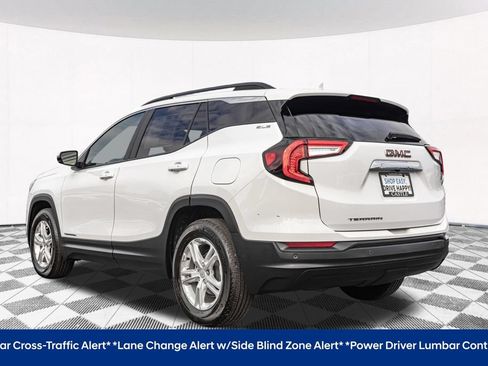Used 2023 GMC Terrain SLE w/ Driver Convenience Package FWD image 9