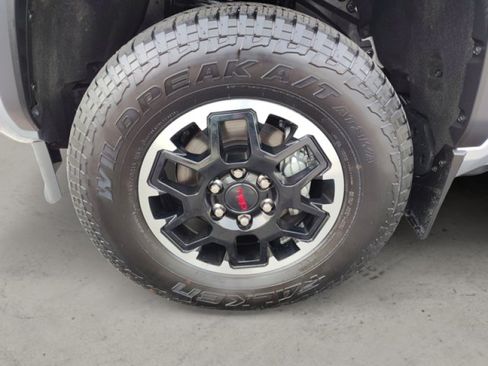 Used 2024 Toyota Tacoma TRD Off-Road AWD/4WD image 9