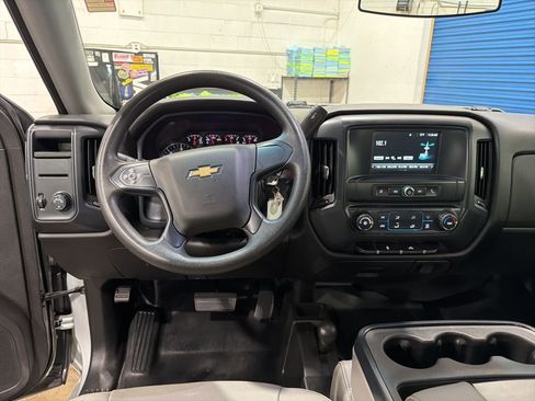 Used 2018 Chevrolet Silverado 1500 W/T w/ Trailering Package AWD/4WD image 10