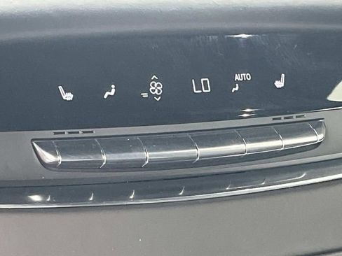 Used 2023 Cadillac Escalade ESV Sport Platinum image 18