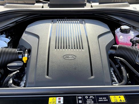 New 2025 Land Rover Range Rover SE image 11