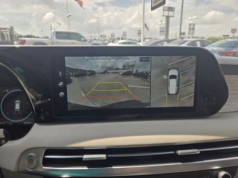 Used 2023 Hyundai Palisade Calligraphy image 16