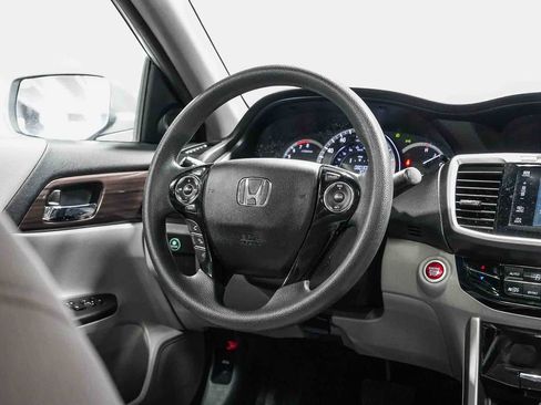 Used 2017 Honda Accord EX image 15