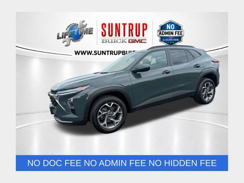 Used 2025 Chevrolet Trax LT FWD image 1