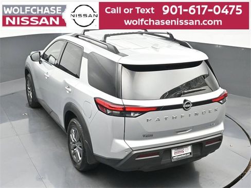 Used 2024 Nissan Pathfinder SV image 33