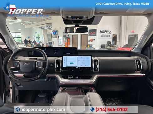 Used 2025 Ford Expedition Platinum AWD/4WD image 18