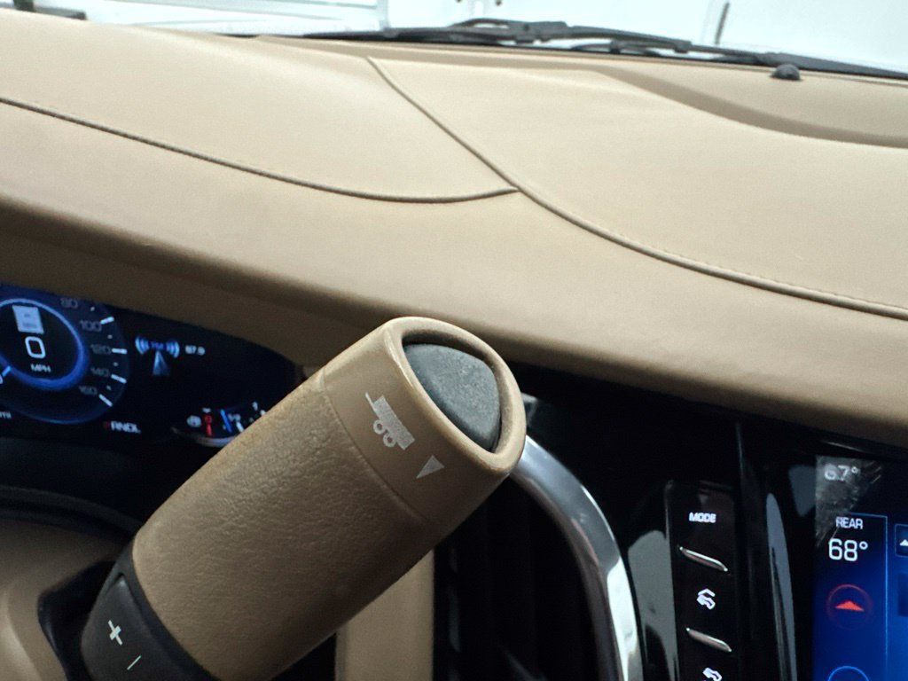 Used 2018 Cadillac Escalade ESV Platinum AWD/4WD image 33