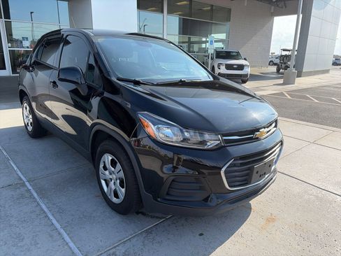 Used 2019 Chevrolet Trax LS w/ Tint and Cruise Package FWD image 7