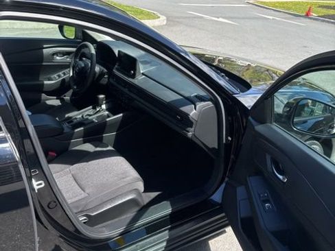 Used 2025 Honda Accord SE image 17