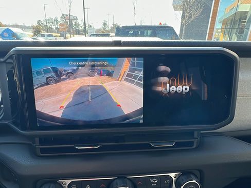 Certified 2025 Jeep Wrangler Sport S image 32