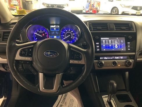 Used 2017 Subaru Outback 2.5i Touring image 16
