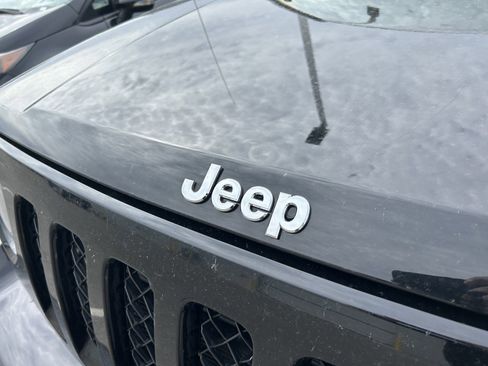 Used 2017 Jeep Patriot High Altitude FWD image 10