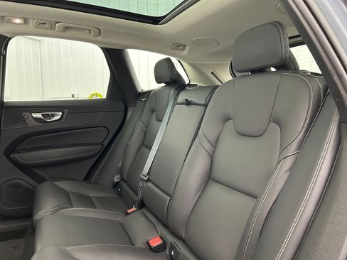 Used 2022 Volvo XC60 B5 Inscription w/ Climate Package AWD/4WD image 28
