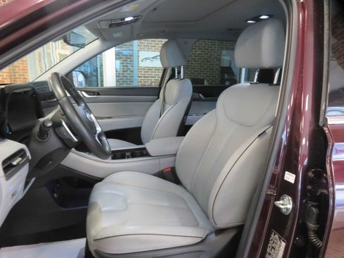 Used 2024 Hyundai Palisade SEL w/ Premium Package image 15