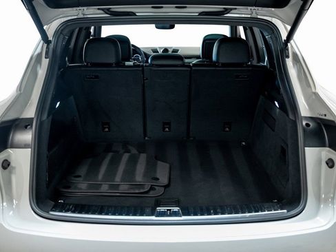 Used 2022 Porsche Cayenne S Platinum image 56