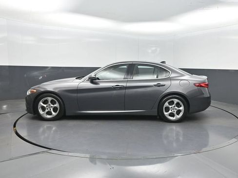 Used 2019 Alfa Romeo Giulia RWD image 3